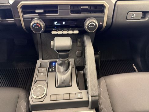 Used 2025 Toyota Tacoma SR5 image 17