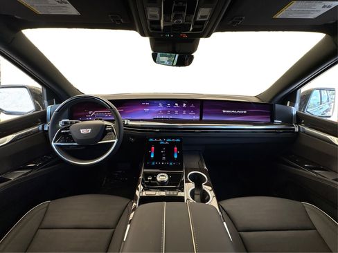 New 2026 Cadillac Escalade ESV Luxury AWD/4WD image 23