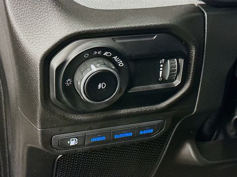 Used 2025 Jeep Wrangler Willys image 17