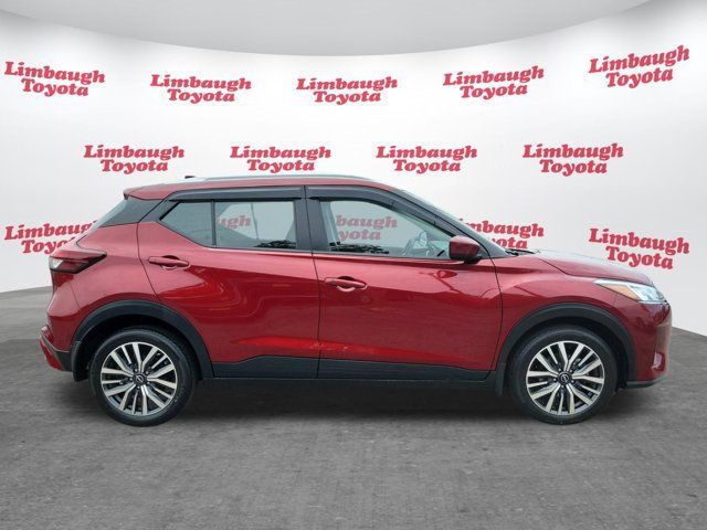 Used 2024 Nissan Kicks SV FWD image 2