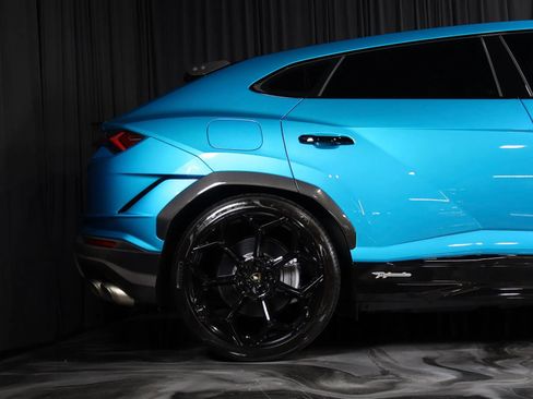 Used 2023 Lamborghini Urus Performante AWD/4WD image 3