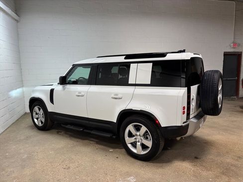 Used 2025 Land Rover Defender 110 S image 10