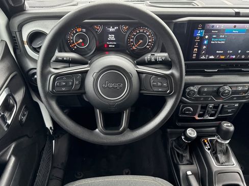Used 2025 Jeep Wrangler Unlimited Sport AWD/4WD image 14