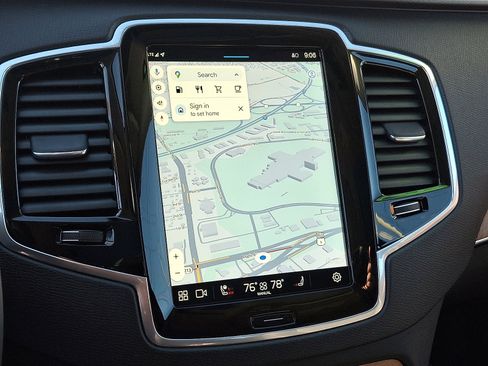 Used 2024 Volvo XC90 B6 Plus w/ Protection Package Premier image 18