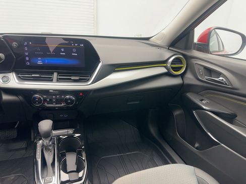 New 2026 Chevrolet Trax LT w/ LT Convenience Package image 26