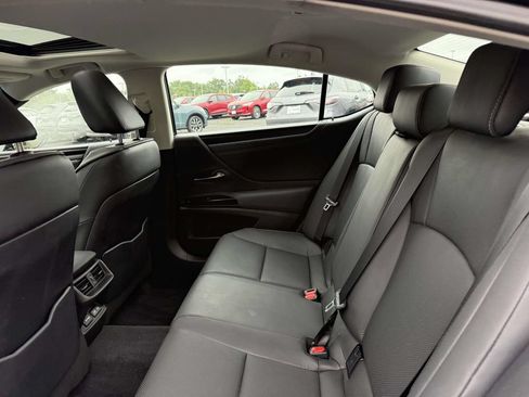 Used 2024 Lexus ES 250 w/ Premium Package AWD/4WD image 17