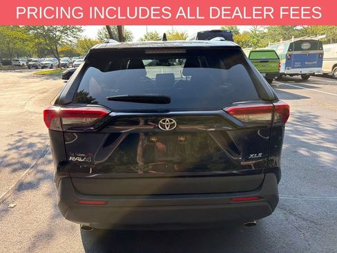 Used 2020 Toyota RAV4 XLE Premium FWD image 5