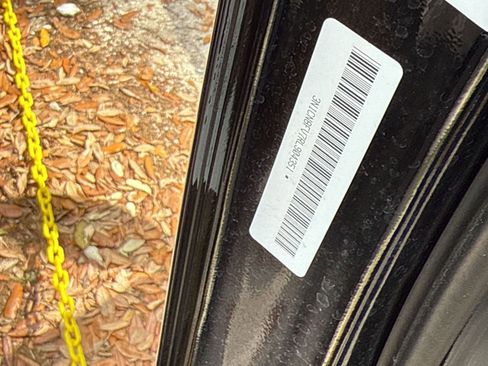 Used 2024 Nissan Versa SR image 10