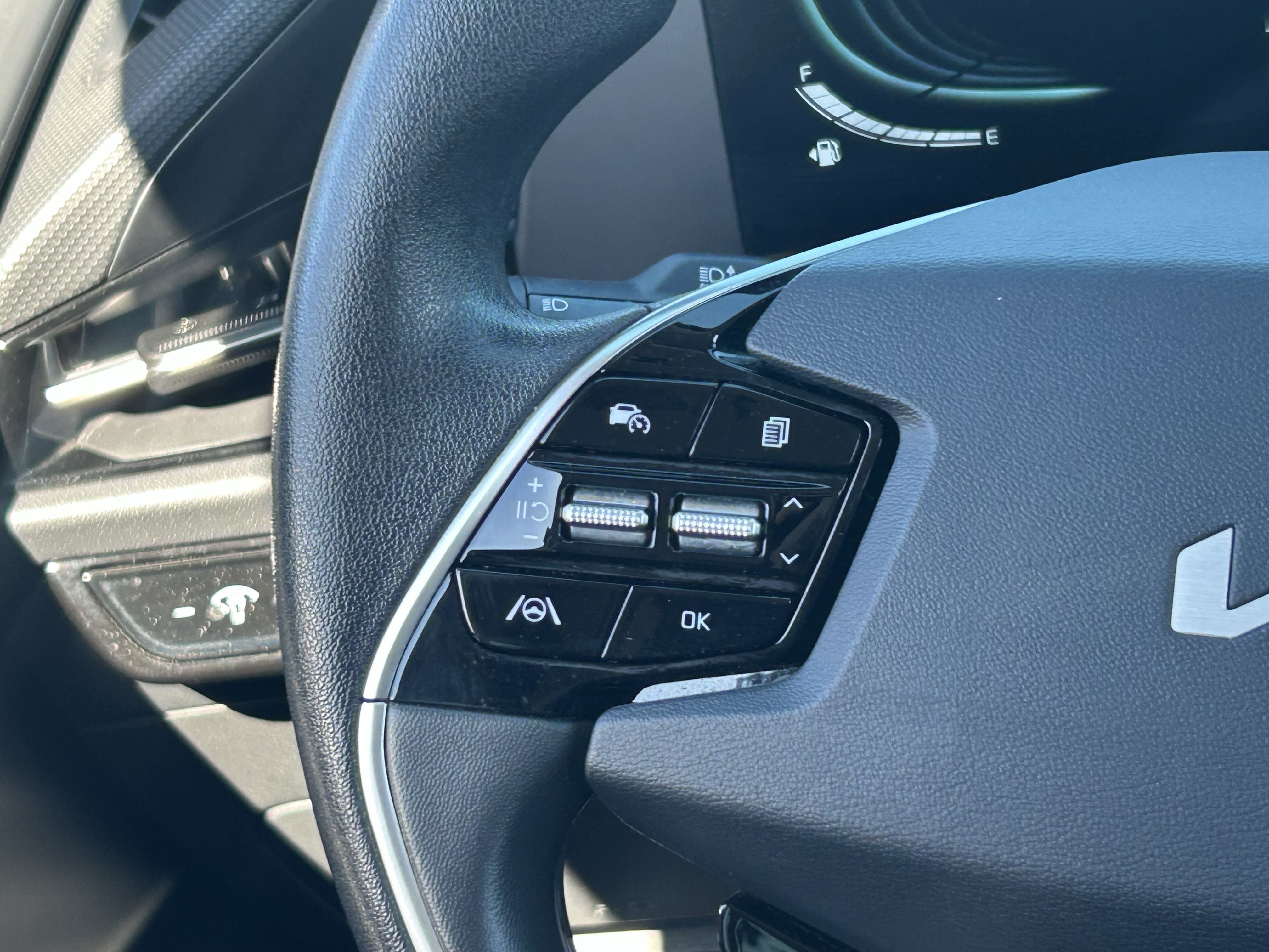 Certified 2025 Kia Niro LX FWD image 24