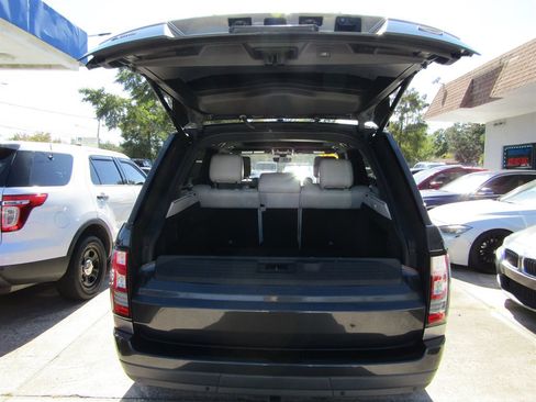 Used 2017 Land Rover Range Rover HSE image 7