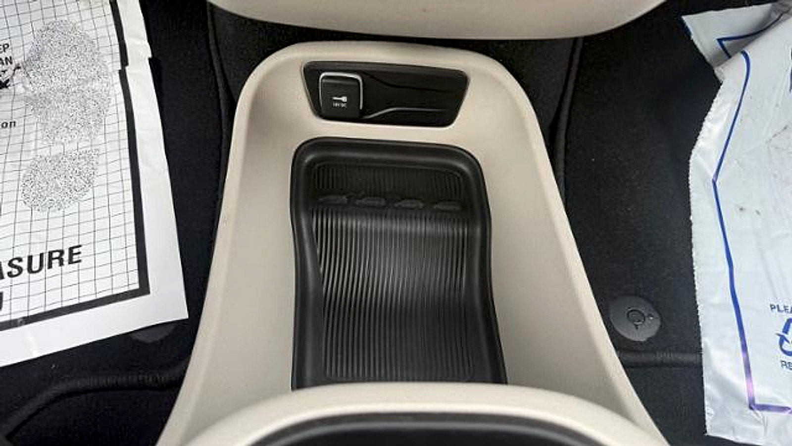 Used 2024 Chrysler Pacifica Touring-L FWD image 23
