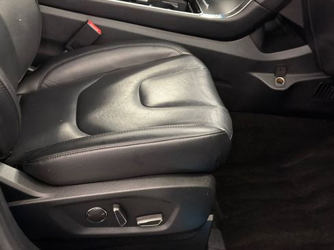 Used 2019 Ford Edge Titanium AWD/4WD image 12