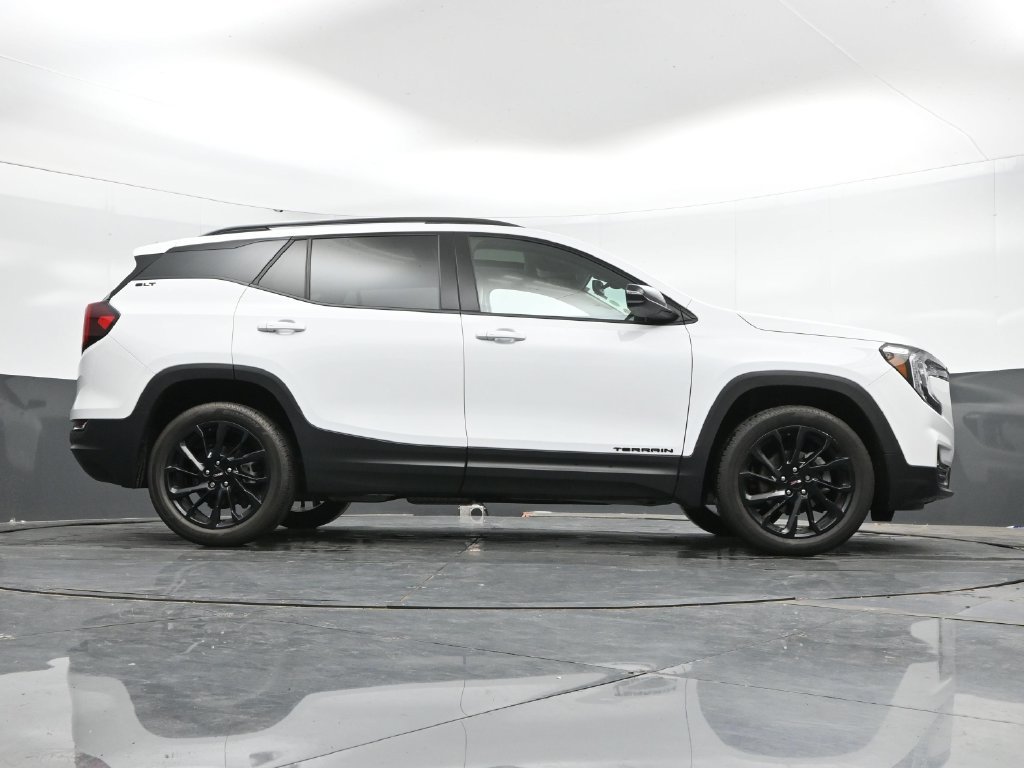 Used 2024 GMC Terrain SLT w/ Elevation Edition AWD/4WD image 41