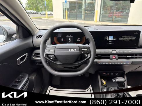 New 2026 Kia K4 FWD image 24