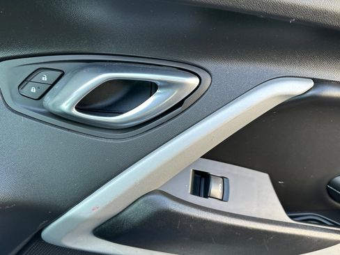 Used 2018 Chevrolet Camaro SS image 20
