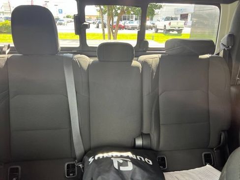 Used 2022 Jeep Gladiator Sport AWD/4WD image 18