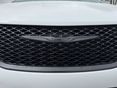 New 2026 Chrysler Pacifica Select w/ S Appearance Package FWD image 3