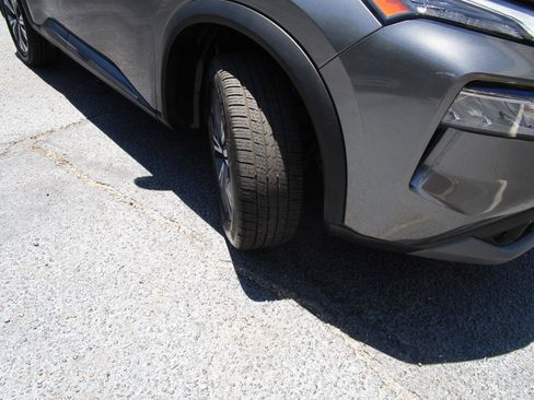 Used 2023 Nissan Rogue SV FWD image 33