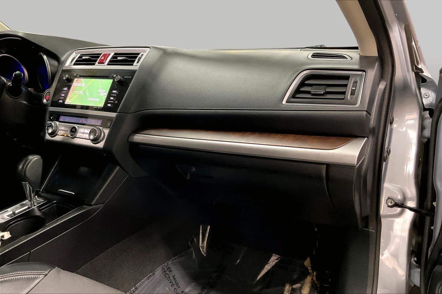 Used 2016 Subaru Outback 3.6R Limited AWD/4WD image 19
