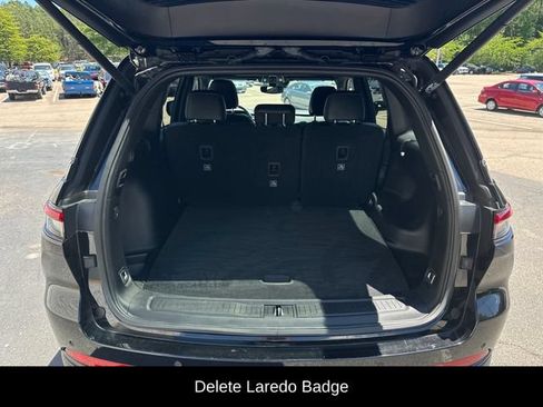 Used 2023 Jeep Grand Cherokee Altitude AWD/4WD image 28