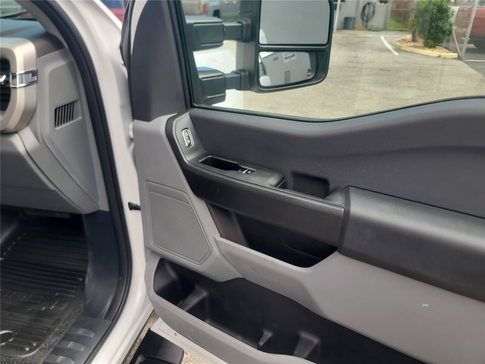 Used 2024 Ford F250 XL w/ XL Chrome Package RWD image 23