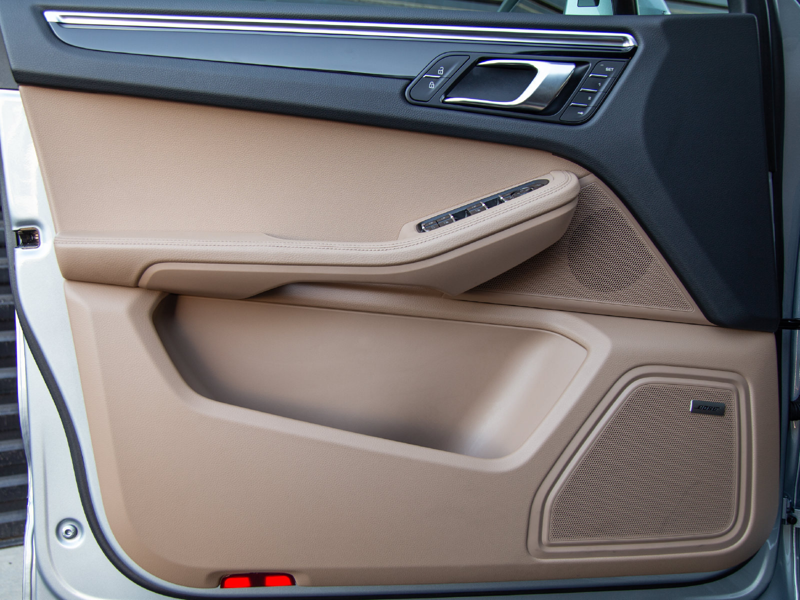 Certified 2026 Porsche Macan AWD/4WD image 14