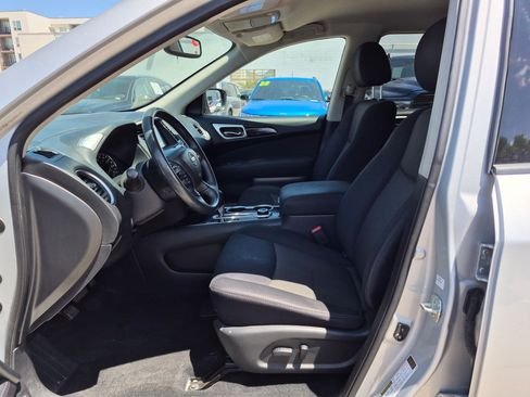Used 2017 Nissan Pathfinder SV AWD/4WD image 17
