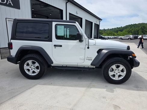 Used 2020 Jeep Wrangler Sport AWD/4WD image 5