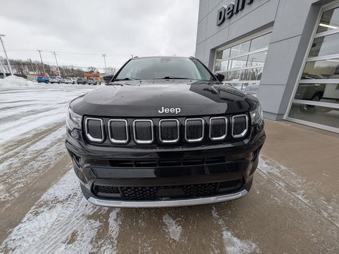 Used 2022 Jeep Compass Limited image 9