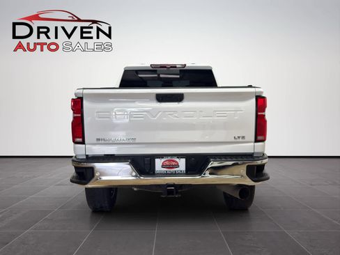 Used 2024 Chevrolet Silverado 2500 LTZ w/ LTZ Plus Package image 5
