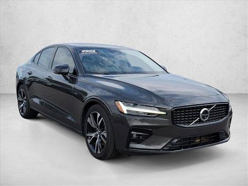 Used 2023 Volvo S60 B5 Plus AWD/4WD image 3