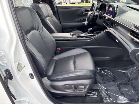 Certified 2025 Toyota Crown Signia w/ Advanced Technology Package AWD/4WD image 33