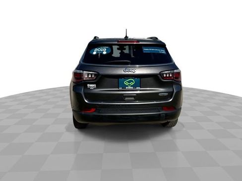 Used 2019 Jeep Compass Latitude FWD image 8
