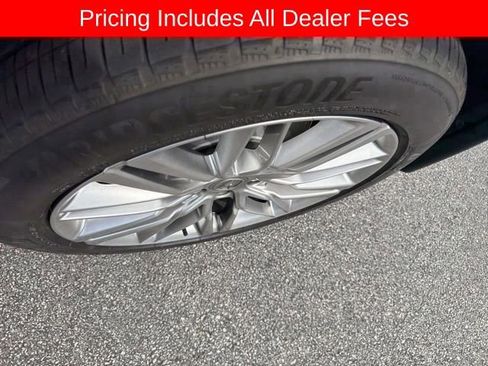 Used 2023 Acura MDX SH-AWD w/ Advance Package image 16