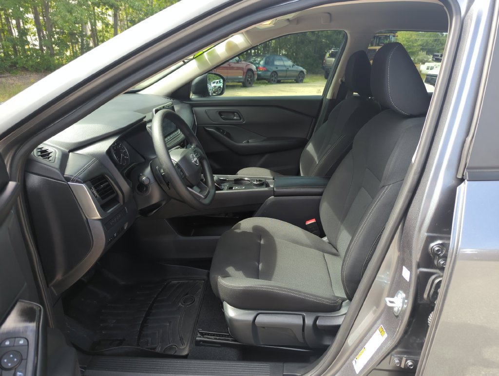 Used 2026 Nissan Rogue S AWD/4WD image 15