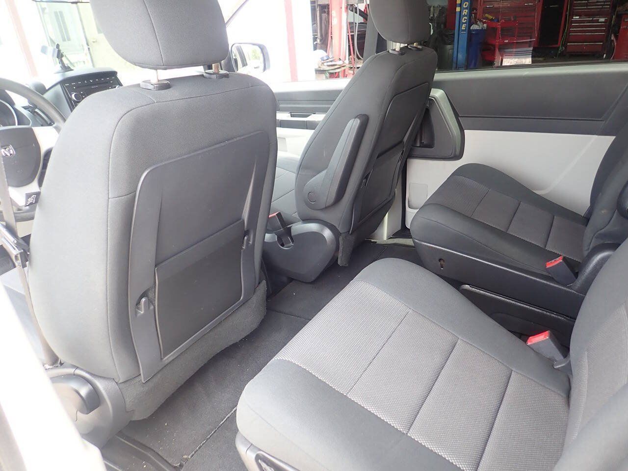 Used 2008 Dodge Grand Caravan SE FWD image 13