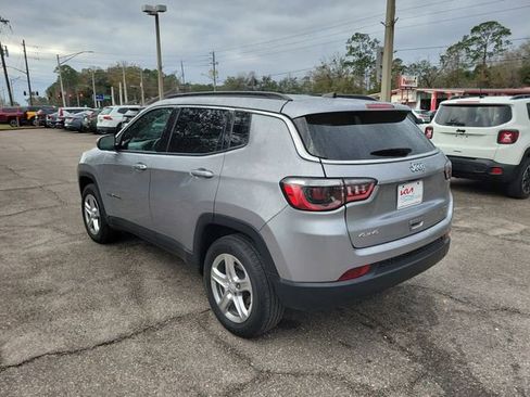 Used 2024 Jeep Compass Latitude w/ Altitude Special Edition image 3
