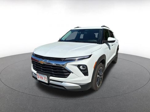 Used 2025 Chevrolet TrailBlazer LT image 4