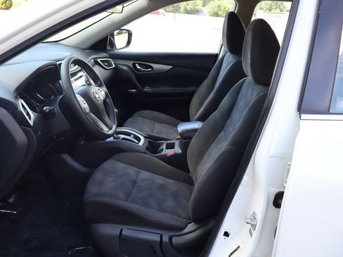 Used 2015 Nissan Rogue S AWD/4WD image 19