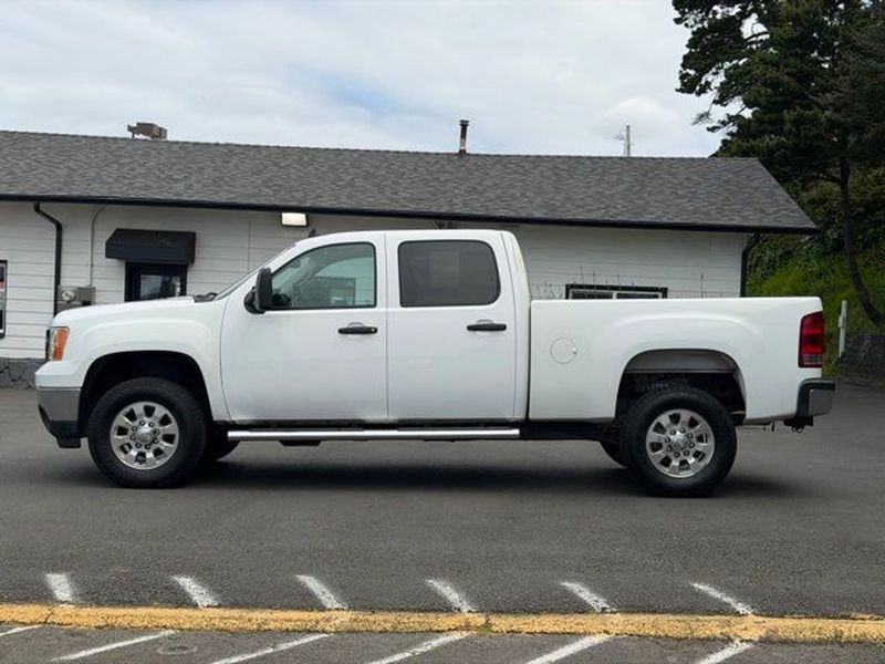 Used 2014 GMC Sierra 2500 SLE w/ SLE Preferred Package AWD/4WD image 10