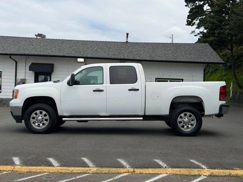 Used 2014 GMC Sierra 2500 SLE w/ SLE Preferred Package AWD/4WD image 10