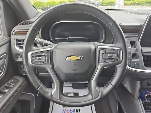 Used 2023 Chevrolet Suburban Premier AWD/4WD image 15