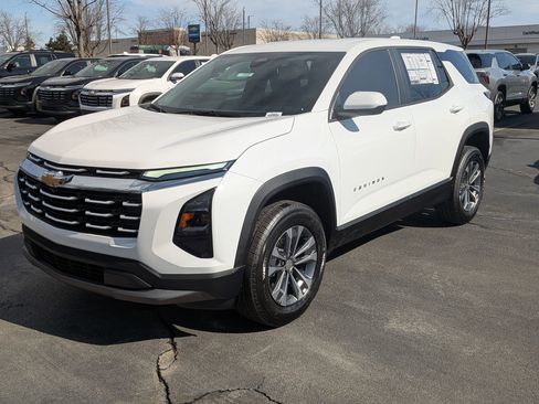 New 2026 Chevrolet Equinox LT image 3