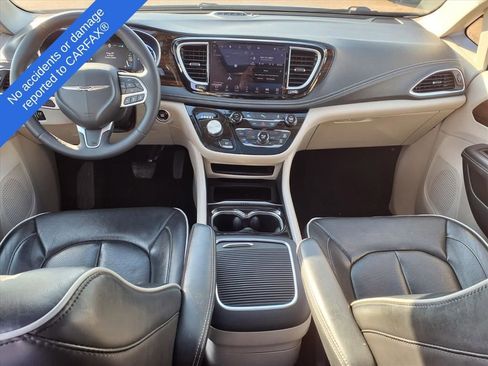 Used 2023 Chrysler Pacifica Limited image 14