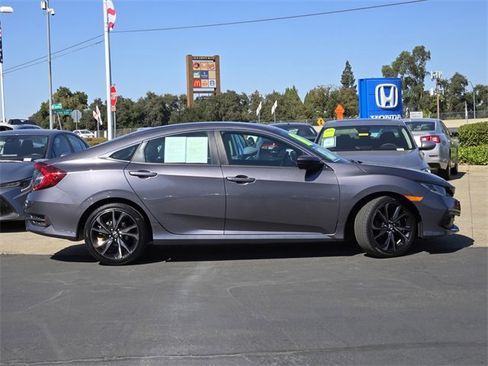 Used 2019 Honda Civic Sport image 3