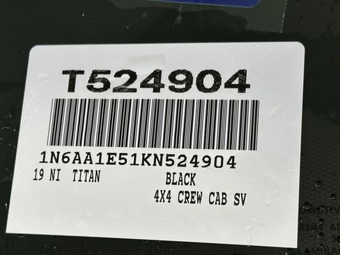 Used 2019 Nissan Titan SV w/ SV Convenience Package AWD/4WD image 15