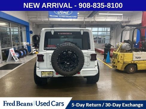 Used 2018 Jeep Wrangler Unlimited Sahara AWD/4WD image 7