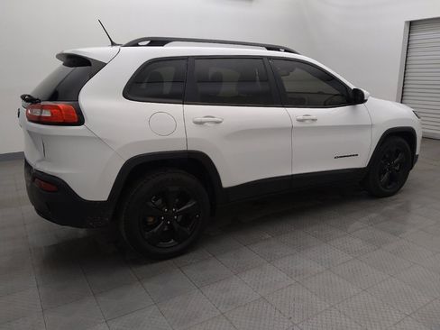 Used 2018 Jeep Cherokee Latitude w/ Altitude Package image 10