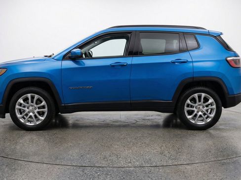 Used 2025 Jeep Compass Limited AWD/4WD image 5