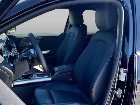 Certified 2025 Mercedes-Benz GLA 250 image 8